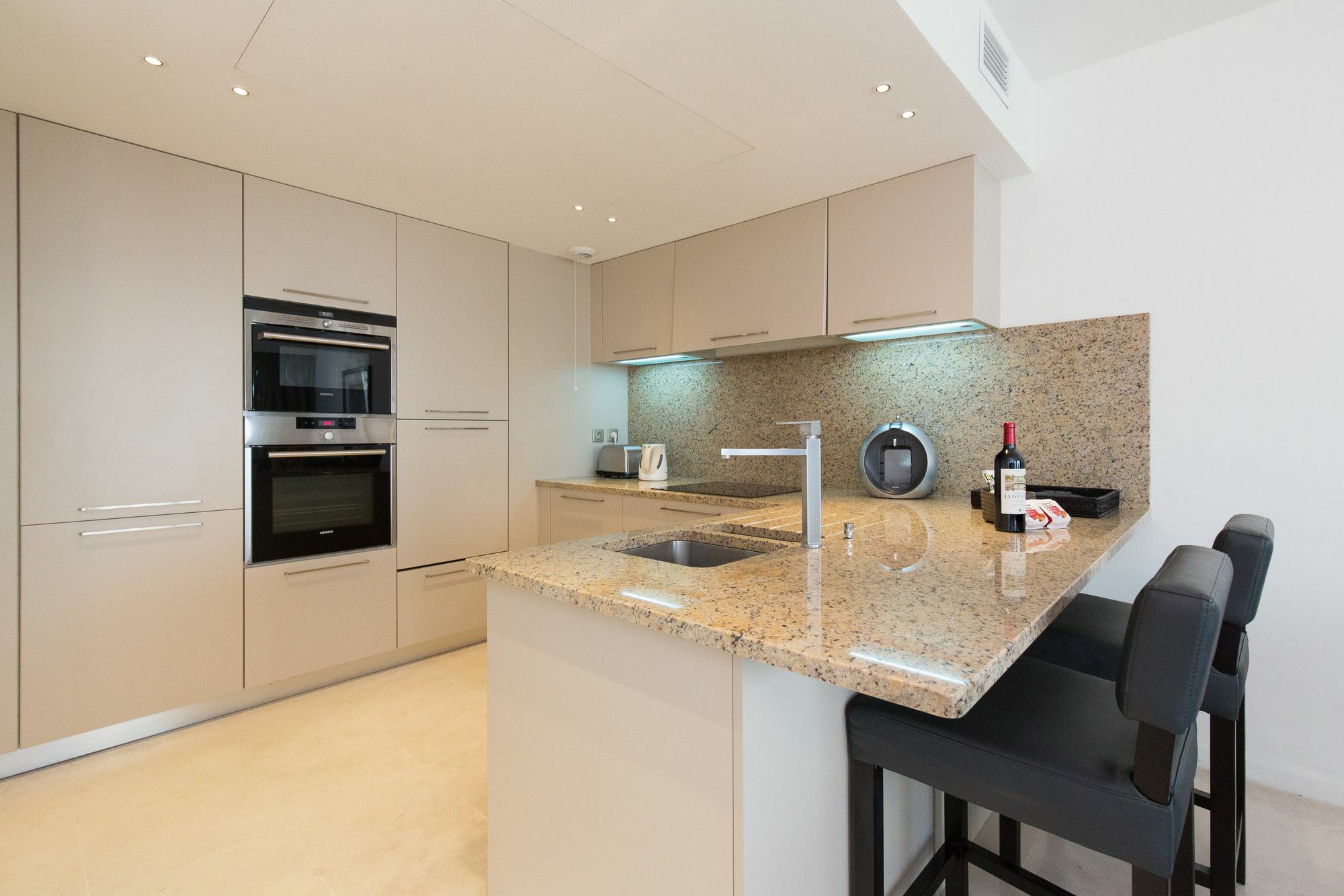 Carlton Riviera Apartment Канни Екстер'єр фото