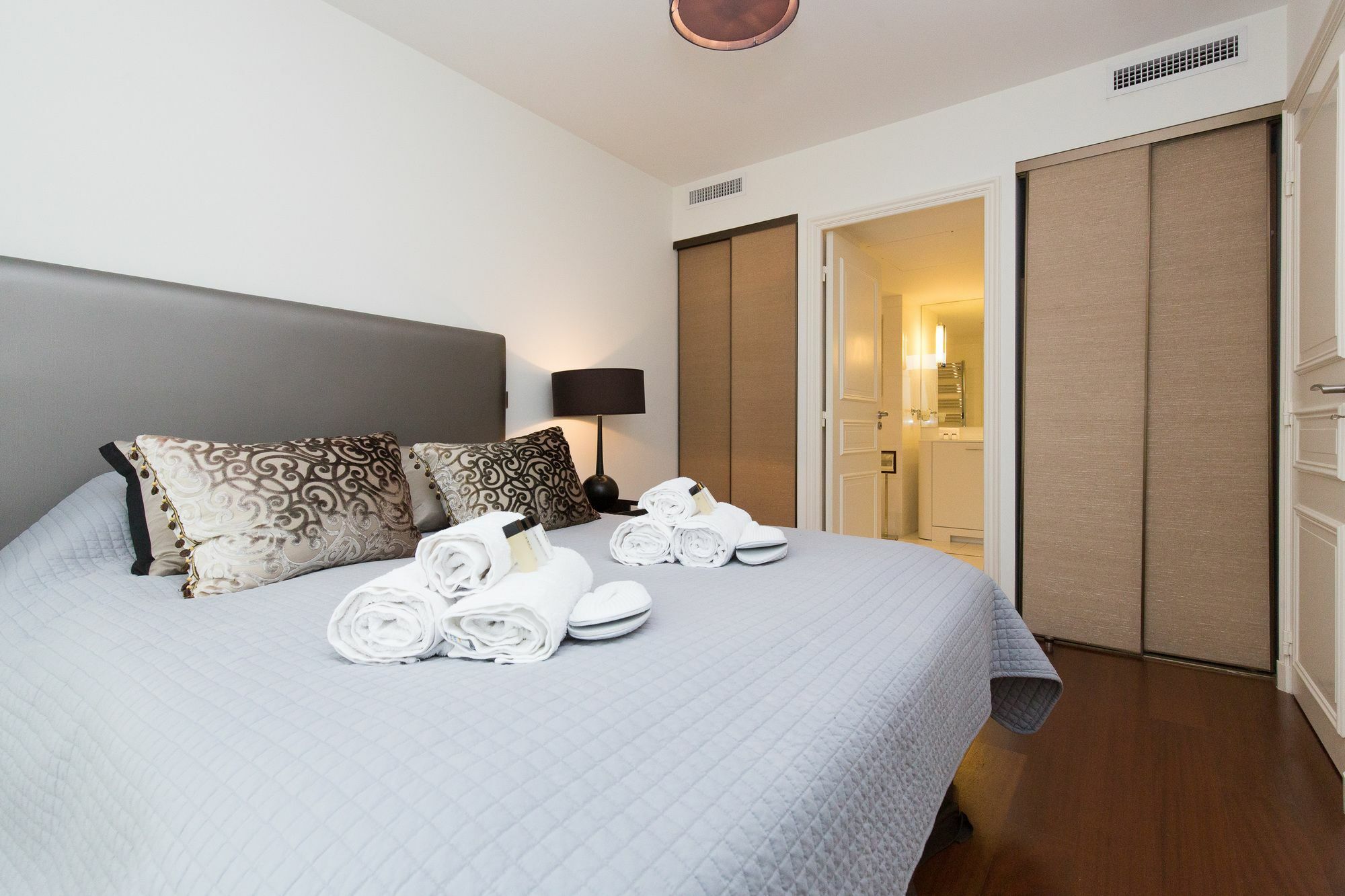 Carlton Riviera Apartment Канни Екстер'єр фото